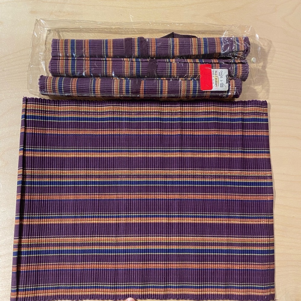 Set of 4 Striped Purple and Gold Placemats (NH) - Picture 9 of 9